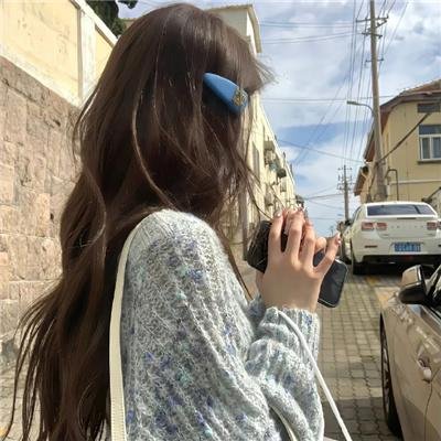 为黛茜小姐开车